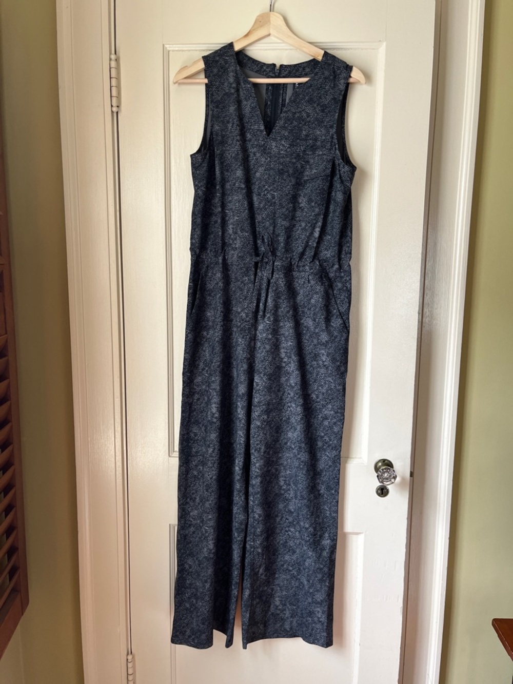 Athleta Sleeveless Wide-Leg Jumpsuit in Charcoal